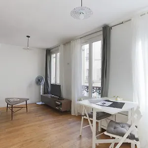 Eiffel Tower Royal Apartment Paris